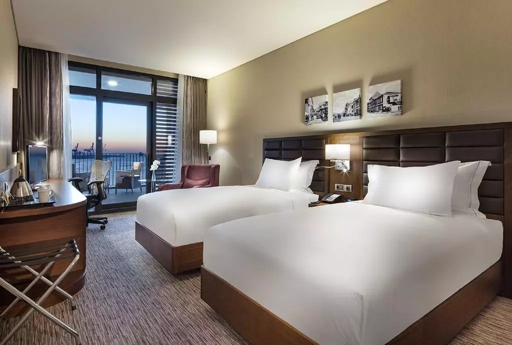 hotel hilton garden inn izmir_shabavizparvaz_12.jpg